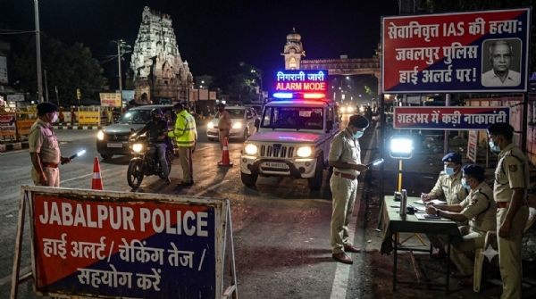 सेवानिवृत्त आई ए एस अधिकारी की हत्या के बाद जबलपुर पुलिस भी अलर्ट मोड पर सेवानिवृत्त आई ए एस अधिकारी की हत्या के बाद जबलपुर पुलिस भी अलर्ट मोड पर
