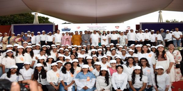 केंद्रीय जल शक्ति मंत्री सी.आर. पाटिल की अध्यक्षता में भव्य मानव रंगोली का कार्यक्रम हुआ केंद्रीय जल शक्ति मंत्री सी.आर. पाटिल की अध्यक्षता में भव्य मानव रंगोली का कार्यक्रम हुआ