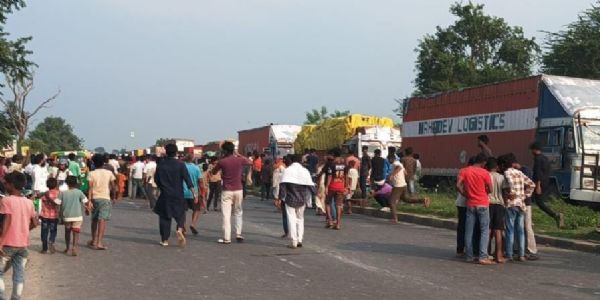जीवछ नदी में स्नान के दौरान युवक डूबा, एनडीआरएफ की मांग को लेकर फोरलेन जाम
