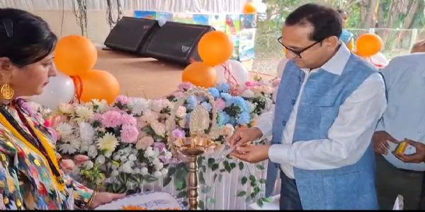 दार्जिलिंग हिमालयन रेलवे महोत्सव का शुभारंभ