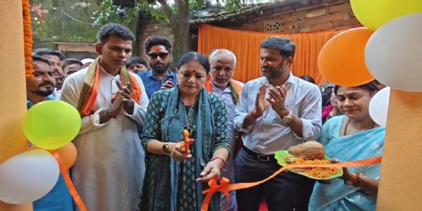 अग्निमित्रा पॉल ने किया आंगनवाड़ी और कम्युनिटी सेंटर का निरीक्षण