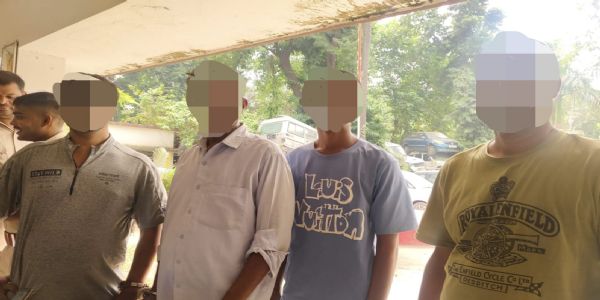 सीवान में 56.980 ग्राम स्मैक के साथ पांच गिरफ्तार, 85 हजार रुपये बरामद