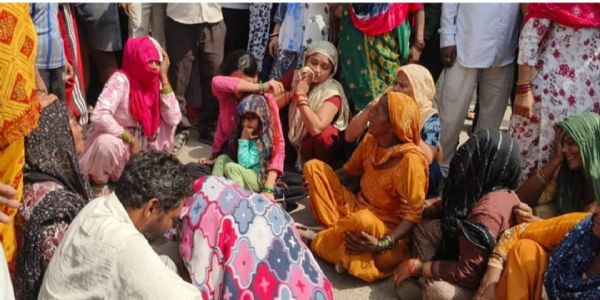 नाबालिग बेटी को ढूंढने में पुलिस रही नाकाम, मां ने जहरीला पदार्थ खाकर की आत्महत्या, परिजनों ने थाने पर किया हंगामा