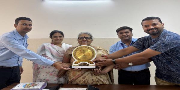 नियमित स्वैच्छिक रक्तदान से जरूरतमंद मरीजों को समय पर रक्त उपलब्ध कराया जा सकता है : प्रो. वत्सला मिश्रा