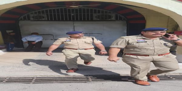 केंद्रीय जेल रायपुर में औचक छापा, 50 जवानों ने चार घंटे खंगाली बैरकें