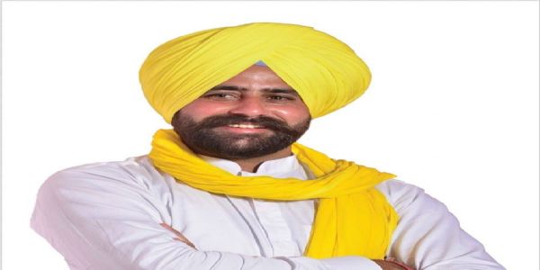 आआपा के शिक्षा मॉडल पर सवाल उठाने वाला विधायक पार्टी से निलंबित