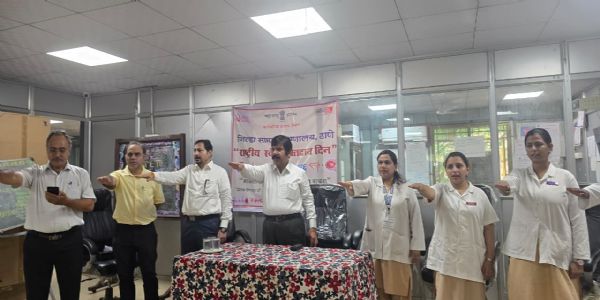 मानवता के नाते रक्त की बूंदें देकर लोगों की जान बचाएं
