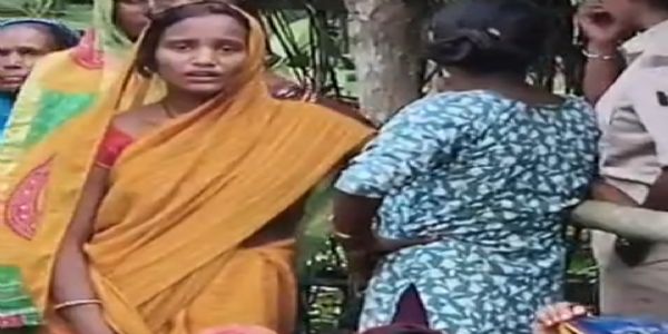 सुनसान घर में फांसी के फंदे से लटका मिला बच्ची का शव