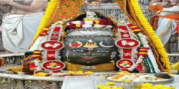 महाकाल को रजत मुकुट-रुद्राक्ष से सजाया, शेषनाग का रजत मुकुट और मुण्डमाल धारण कर दिए दर्शन