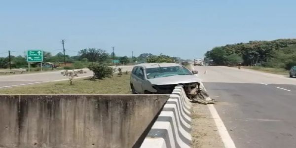 मैहर: गया से लौट रहे डॉक्टर-प्रिंसिपल भाइयों की कार डिवाइडर से टकराई, दोनों की मौत, ड्राइवर गंभीर