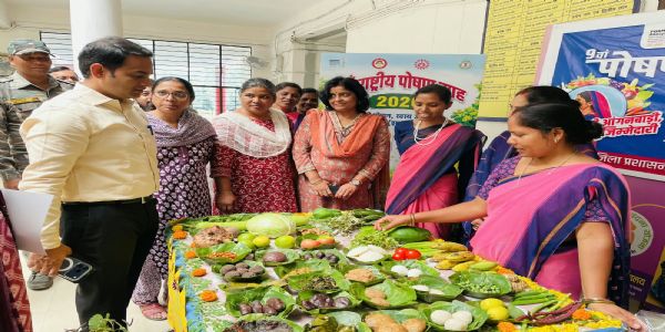 उपायुक्त ने पोषण रथ को हरी झंडी दिखाकर किया रवाना