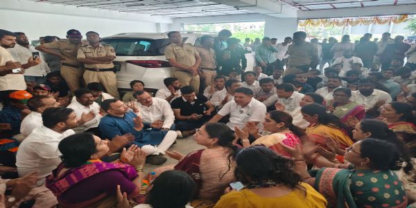 क्रीड़ा संकुल के उद्घाटन पर भाजपा और बविआ आमने-सामने, 500 से अधिक जवान रहे तैनात