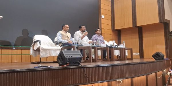 शोर नहीं, रोशनी का हो त्योहार : पटाखों को लेकर राज्य सरकार ने जारी किए दिशा-निर्देश