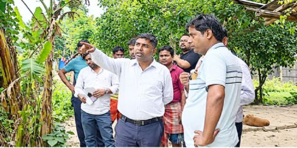 खटिया पर मरीज को ले जाने का वीडियो वायरल होते ही जागा प्रशासन, हरिश्चंद्रपुर में सड़क निर्माण की तैयारी शुरू