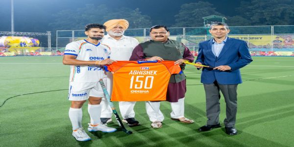 भारतीय खिलाड़ी अभिषेक ने पूरे किए 150 अंतरराष्ट्रीय मैच, हॉकी इंडिया ने किया सम्मानित