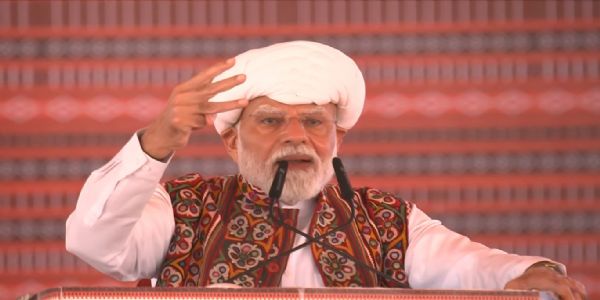 (लीड) प्रधानमंत्री ने बनासकांठा को 14 हजार करोड़ से अधिक की विकास परियोजनाओं की दी सौगात