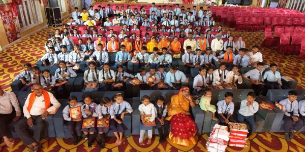 अयोध्या से विश्वव्यापी नारीयुग स्थापना का आह्वान, 151 विद्यार्थियों ने ग्रहण की गायत्री मंत्र की दीक्षा