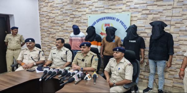 ऑनलाइन गेमिंग के नाम पर साइबर ठगी का खुलासा, पांच गिरफ्तार