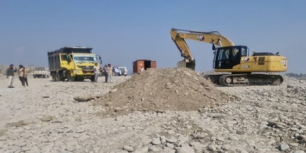दो लाख मीट्रिक टन लावारिस खनिज सामग्री पर कार्रवाई, दो क्रशरों से 27 लाख वसूले