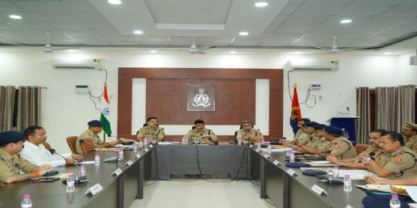 त्योहारों पर सुरक्षा के पुख्ता इंतजाम करें, अपराधियों पर कसें शिकंजा : रघुबीर लाल