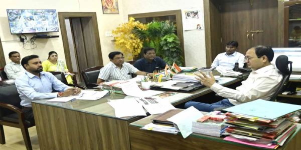 तूफान से फसल क्षति का युद्ध स्तर पर होगा सर्वे,  बिलासपुर कलेक्टर ने ली आकस्मिक बैठक