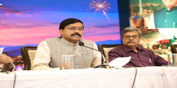 मप्र संस्कृति, पर्यटन और धार्मिक न्यास एवं धर्मस्व राज्य मंत्री स्वतंत्र प्रभार धर्मेंद्र भाव सिंह लोधी ने मध्य प्रदेश स्थापना दिवस के पूरे आयोजन को लेकर शुक्रवार पत्रकारों से बातचीत की मप्र संस्कृति, पर्यटन और धार्मिक न्यास एवं धर्मस्व राज्य मंत्री स्वतंत्र प्रभार धर्मेंद्र भाव सिंह लोधी ने मध्य प्रदेश स्थापना दिवस के पूरे आयोजन को लेकर शुक्रवार पत्रकारों से बातचीत की