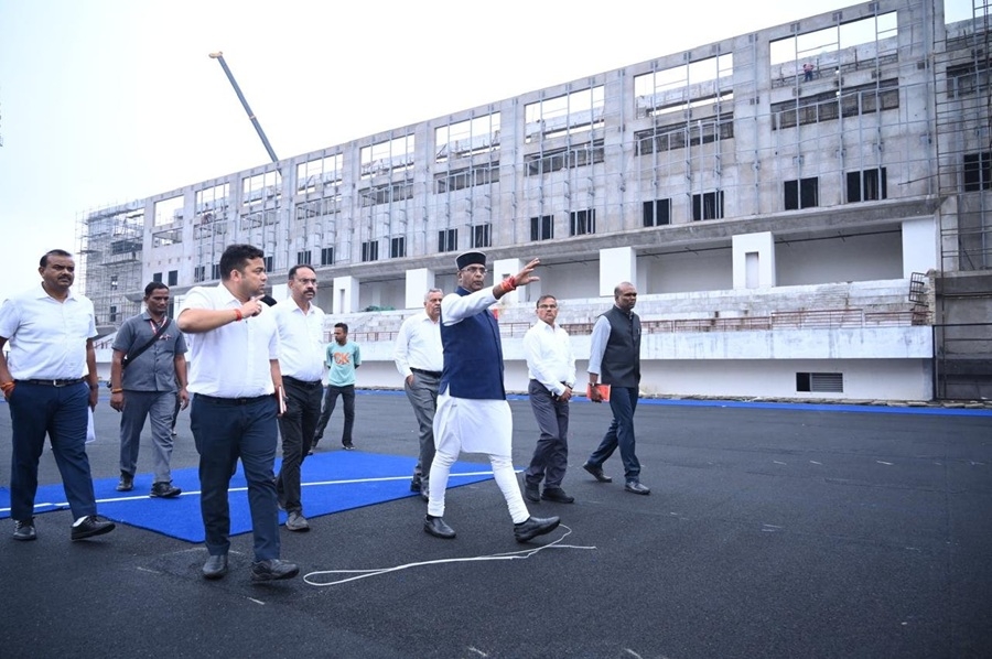 अंतर्राष्ट्रीय स्पोर्ट्स कॉम्प्लेक्स का निरीक्षण करते मंत्री विश्वास कैलाश सारंग अंतर्राष्ट्रीय स्पोर्ट्स कॉम्प्लेक्स का निरीक्षण करते मंत्री विश्वास कैलाश सारंग