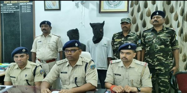 चाईबासा में स्कूटी चोरी का 24 घंटे में खुलासा, दो आरोपित गिरफ्तार
