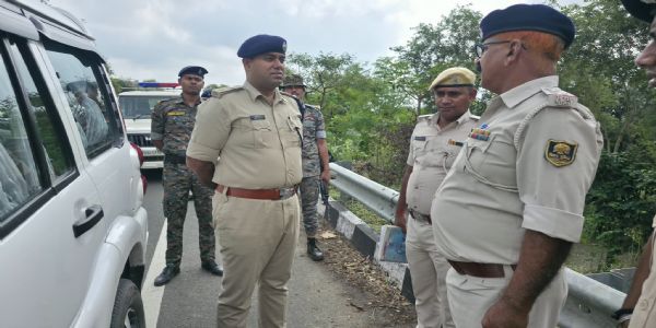 सुरक्षा के मद्देनजर भागलपुर पुलिस अलर्ट: सिटी एसपी ने किया हाईवे पेट्रोलिंग का औचक निरीक्षण, गश्ती तेज करने के निर्देश