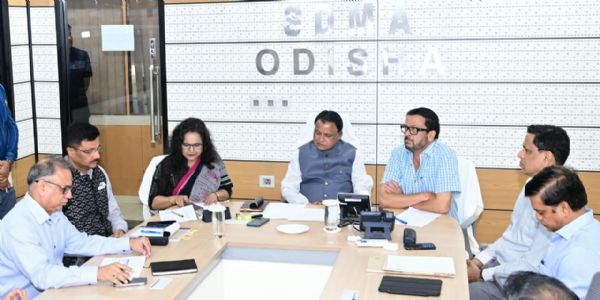 भूस्खलन और संभावित चक्रवात की तैयारियों की मुख्यमंत्री ने की समीक्षा, बचाव अभियान तेज करने के निर्देश