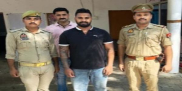 राजस्थान में पहचान छिपाकर रह रहे 25 हजार के इनामी काे पुलिस ने पकड़ा