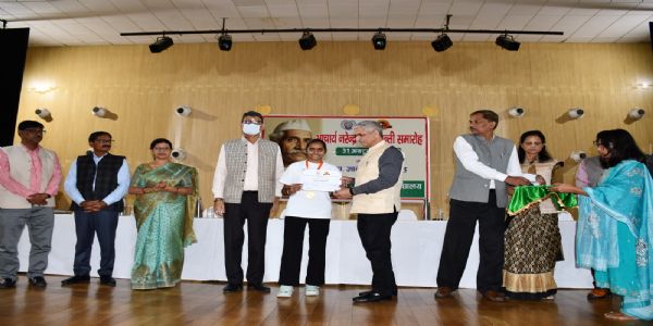 आचार्य नरेंद्र देव ने शिक्षा के साथ राजनीति को भी दी नई दिशा : कुलपति
