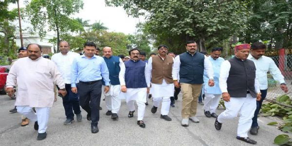 जबलपुरः लोकतंत्र बचाओ अराजकता हटाओ पदयात्रा के कार्यक्रम स्थल एवं मार्ग का मंत्री राकेश सिंह ने किया निरीक्षण