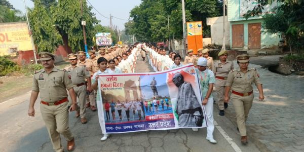 बागपत में राष्ट्रीय एकता दिवस पर 11 थानों में दौड़ी पुलिस, ली अखंडता की शपथ