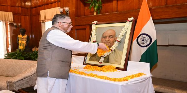 सरदार वल्लभभाई पटेल की जयंती पर राज्यपाल संतोष गंगवार ने अर्पित की श्रद्धांजलि