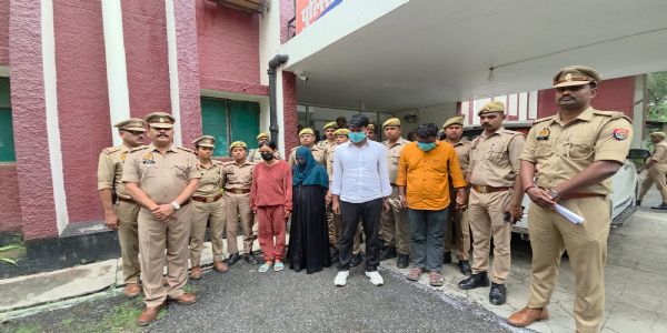 मऊ में निर्दोष को फंसाने के लिए बलात्कार का फर्जी मुकदमा लिखाया,षड्यंत्र में शामिल आरक्षी समेत चार गिरफ्तार