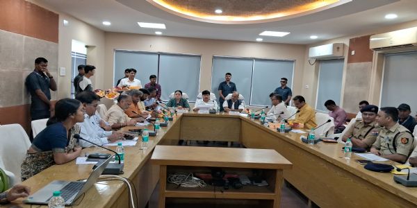 छठ पूजा और काली पूजा को लेकर आसनसोल में हाईलेवल बैठक, हर घाट पर तैनात होंगे नोडल अधिकारी; सीसीटीवी, एंबुलेंस और सुरक्षा के होंगे पुख्ता इंतजाम