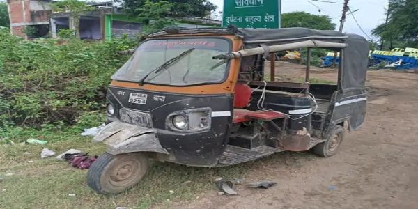 अनूपपुर: ऑटो में औंधे मुह मिला युवक का शव:परिजनों ने जताई हत्या की आशंका, पुलिस सीसीटीवी फुटेज खंगाल रही