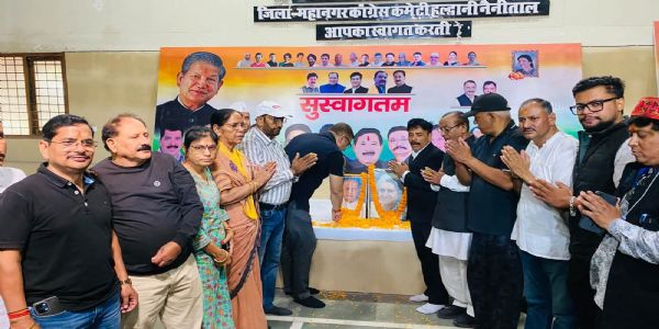 राष्ट्र की एकता के शिल्पकार सरदार पटेल और सशक्त भारत की प्रतीक इंदिरा गांधी को कांग्रेसजनों ने किया नमन