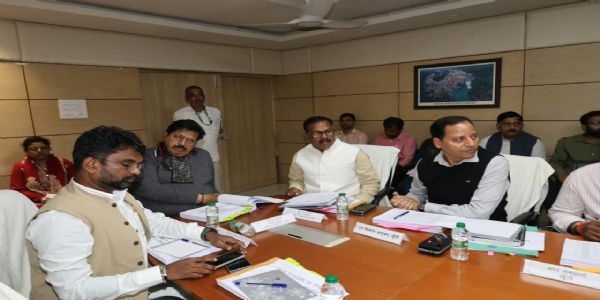 विधानसभा की पर्यावरण संरक्षण और प्रदूषण नियंत्रण समिति ने किया खूंटी का दौरा