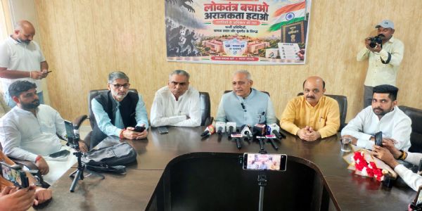 फतेहाबाद : चुनाव हारने से हताश कांग्रेस फैला रही एसआईआर पर झूठ : रणबीर गंगवा