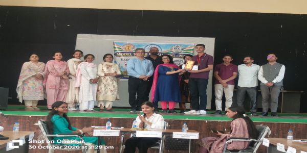 मॉडल युवा संसद का आयोजन, विद्यार्थियों ने पारित किया शिक्षा एवं आजीविका विधेयक