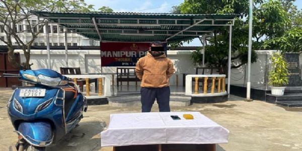 मणिपुर में संदिग्ध हेरोइन और चोरी की स्कूटी के साथ युवक गिरफ्तार