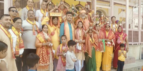 भव्य कलश यात्रा के साथ सात दिवसीय श्रीमद्भागवत कथा का शुभारम्भ