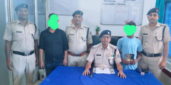 पुलिस की बड़ी कार्रवाई: 15 गिरफ्तार, 151 लीटर महुआ शराब बरामद