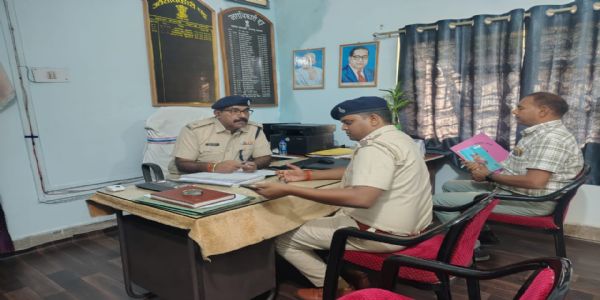 मांडू थाना का वार्षिक निरीक्षण, लंबित मामलों के त्वरित निष्पादन के निर्देश