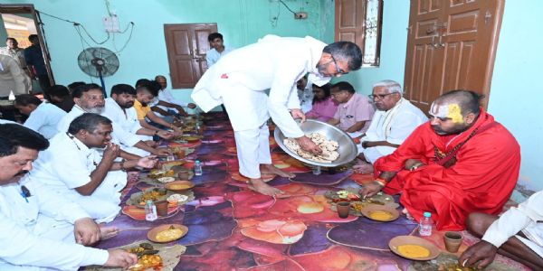 357 साल बाद बिछड़े खानदान के लोग हुए एक, जौनपुर में हुआ कुल मिलन