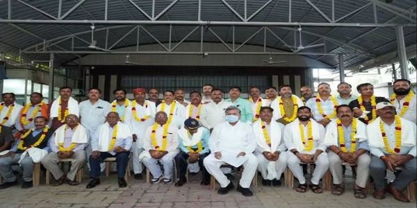 ग्वालियरः मंत्री तोमर ने किया सेवा संकल्प अभियान के तहत 51 पूर्व सैनिकों का किया सम्मान