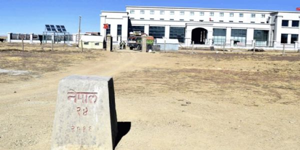 व्यापार नाका खोलने के लिए चीन के राजदूत के साथ नेपाली अधिकारियों की बैठक