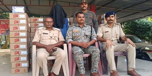 डाक पार्सल पिकअप से 1728 लीटर अवैध शराब जब्त, चालक गिरफ्तार